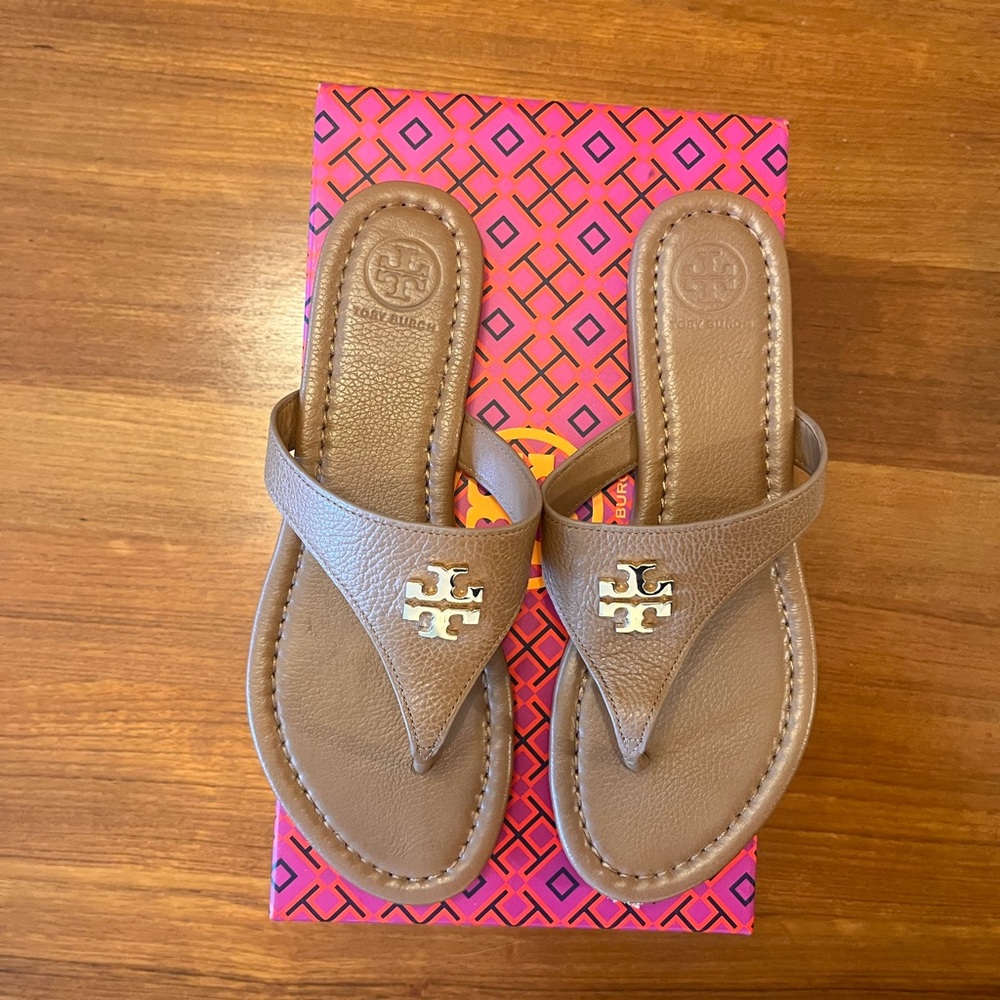 Tory Burch Tan Leather Laura Thong Sandals